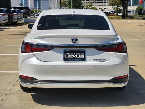 2019 Lexus ES 300h Base