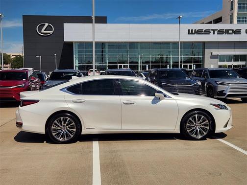 2019 Lexus ES 300h Base