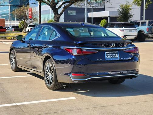 2022 Lexus ES 250 Base