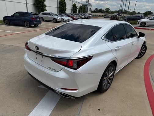 2021 Lexus ES 350 Base