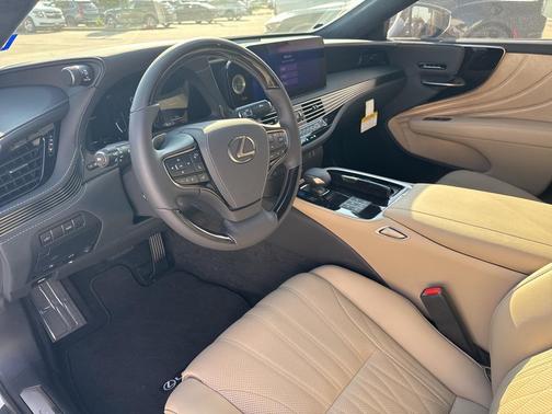 2025 Lexus LS 500 Base