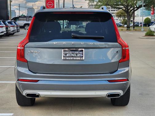 2018 Volvo XC90 T6 Momentum