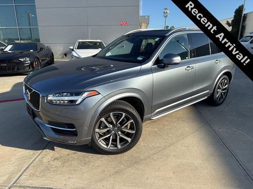 2018 Volvo XC90 T6 Momentum