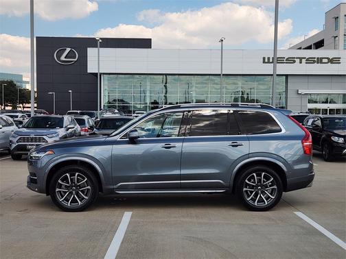 2018 Volvo XC90 T6 Momentum