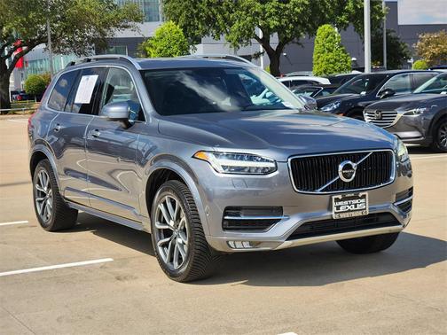 2018 Volvo XC90 T6 Momentum