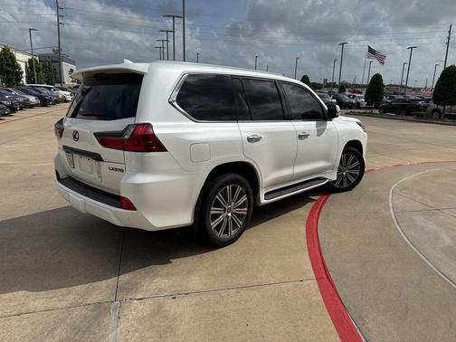 White 2016 Lexus LX 570 Base
