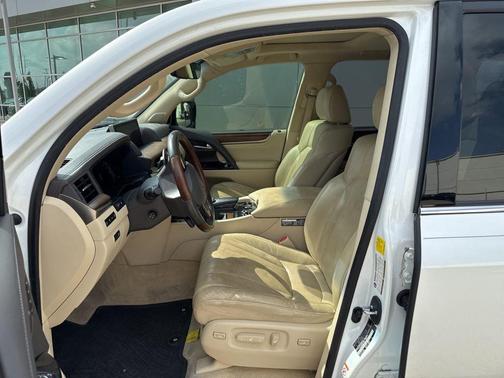 White 2016 Lexus LX 570 Base