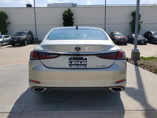 2022 Lexus ES 350 Base