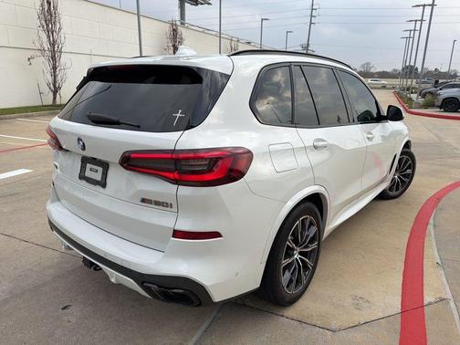 2023 BMW X5 M50i