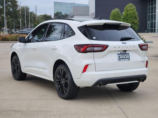 2025 Ford Escape ST-Line Elite