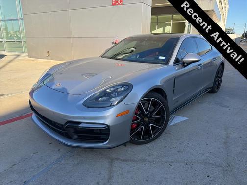 2020 Porsche Panamera GTS