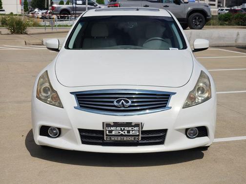 White 2013 INFINITI G37 Journey