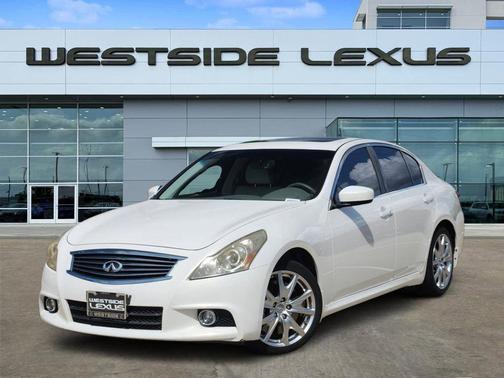 White 2013 INFINITI G37 Journey