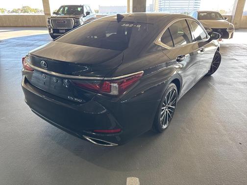 2025 Lexus ES 350 Base