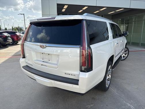 2016 Cadillac Escalade ESV Luxury