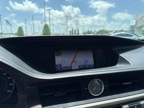 Mica 2014 Lexus ES 350 Base
