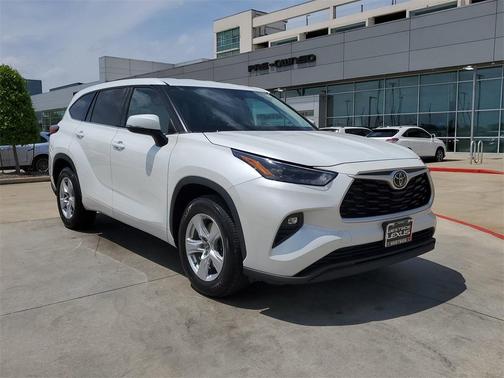 2022 Toyota Highlander LE