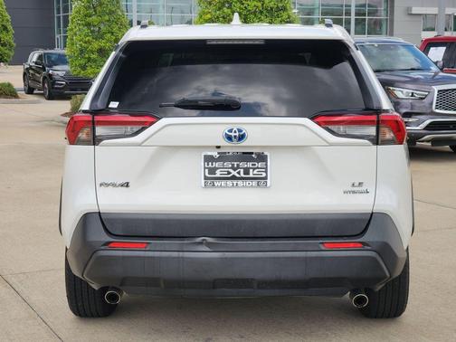 2020 Toyota RAV4 Hybrid LE