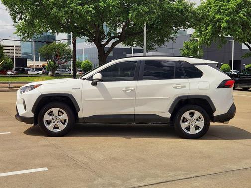 2020 Toyota RAV4 Hybrid LE