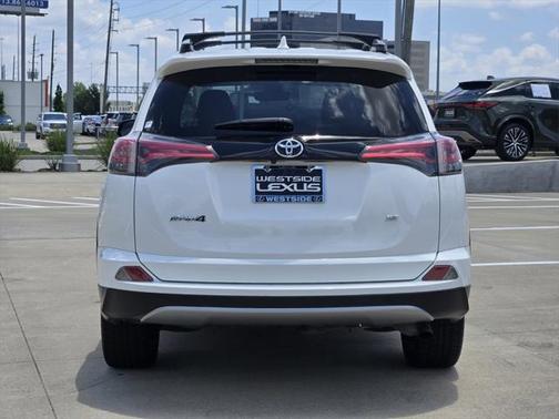 2017 Toyota RAV4 SE