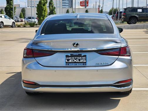 2023 Lexus ES 300h Base