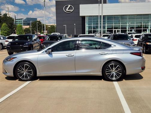 2023 Lexus ES 300h Base