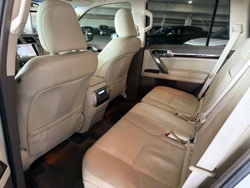 Starfire Pearl 2019 Lexus GX 460 Premium