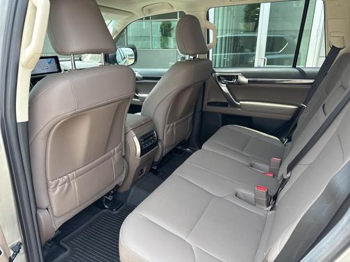 2023 Lexus GX 460 Base