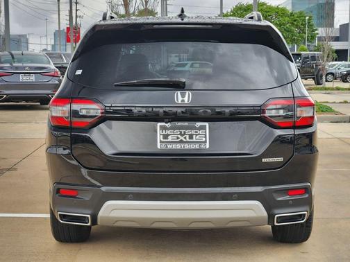 2024 Honda Pilot Touring 8-Passenger
