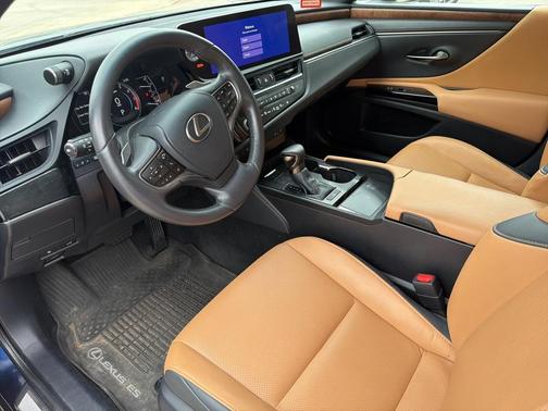 2023 Lexus ES 350 Base