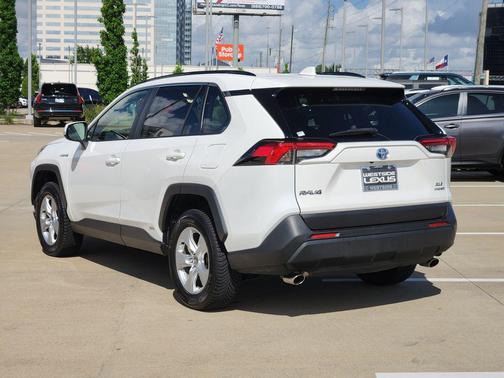 Super White 2020 Toyota RAV4 Hybrid XLE