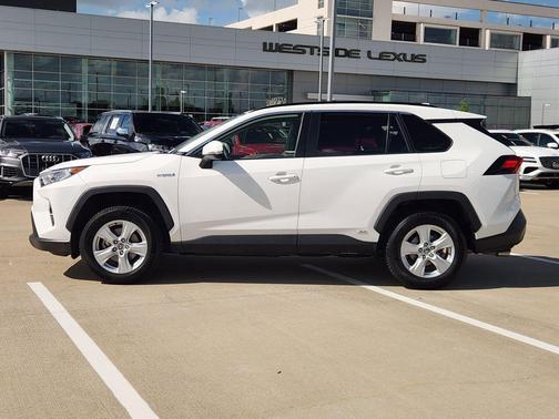 Super White 2020 Toyota RAV4 Hybrid XLE