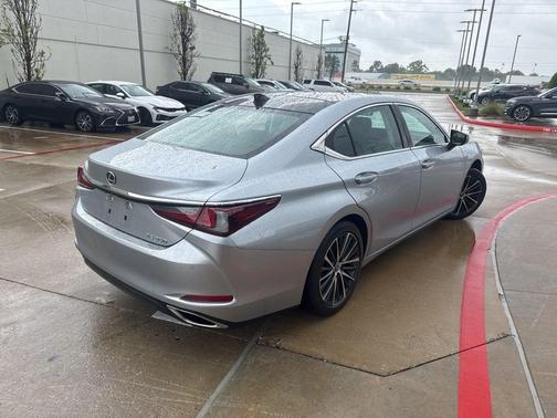 Silver 2023 Lexus ES 350 Base