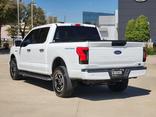 2023 Ford F-150 Lightning XLT
