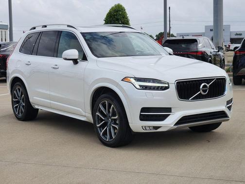 White 2016 Volvo XC90 T6 Momentum
