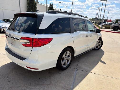 White Diamond Pearl 2018 Honda Odyssey EX-L