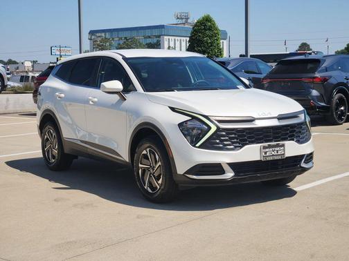 White 2023 Kia Sportage Hybrid LX