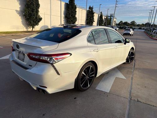Wind Chill Pearl 2020 Toyota Camry XSE