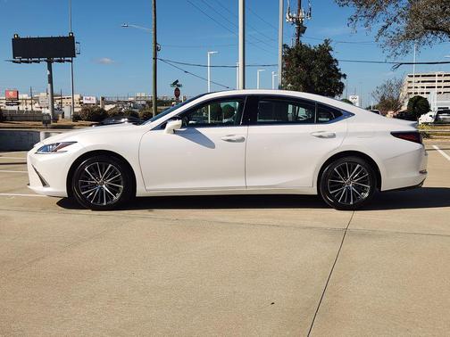 2025 Lexus ES 350 Base