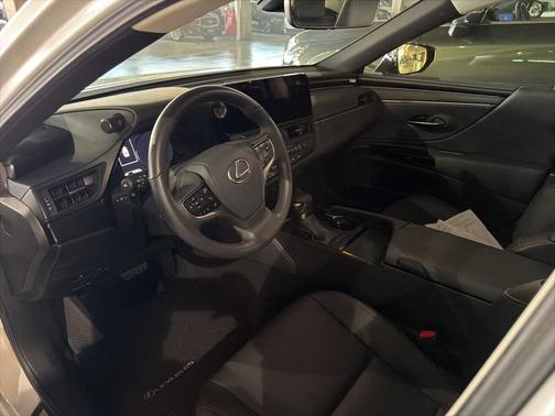 2025 Lexus ES 350 Base