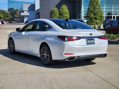 2025 Lexus ES 350 Base