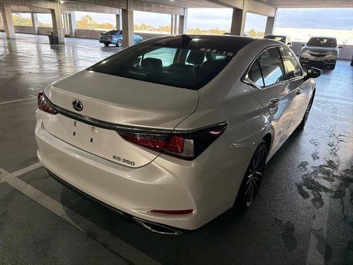 2025 Lexus ES 350 Base