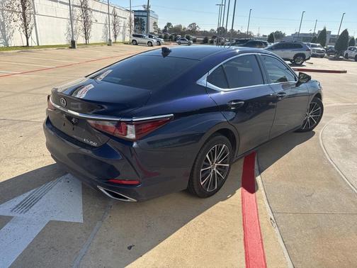 2025 Lexus ES 350 Base