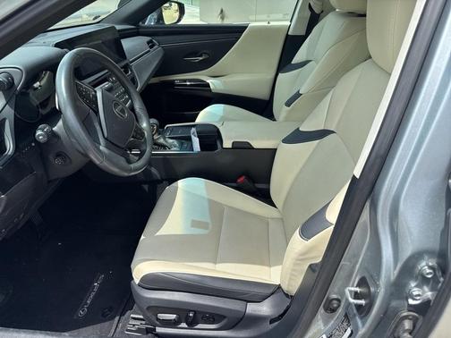 2022 Lexus ES 350 Base