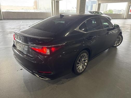 2022 Lexus ES 350 Ultra Luxury