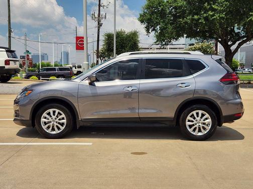 Gun Metallic 2018 Nissan Rogue SV