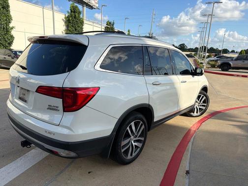 White Diamond Pearl 2017 Honda Pilot Elite