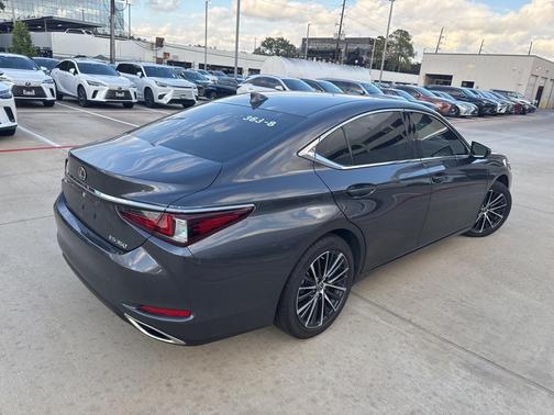 2025 Lexus ES 350 Base