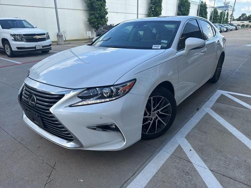 White 2017 Lexus ES 350 Base