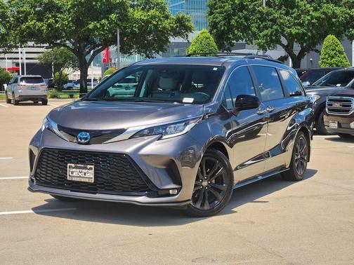 Gray 2022 Toyota Sienna XSE 7 Passenger